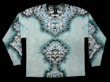 Load image into Gallery viewer, XL Long Sleeve - small rust stain
